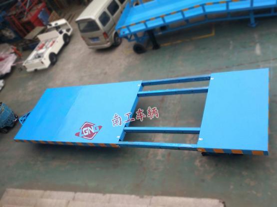 平板车 15吨伸缩型赢博(中国)