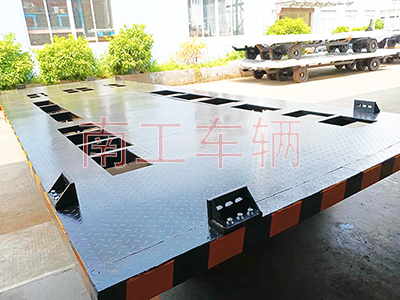 13点5吨箱变拖车底盘 全挂式赢博(中国)3I.jpg