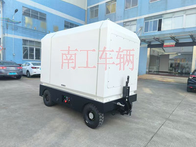 2吨电动赢博(中国) 飞翼箱式工具拖车2I.jpg