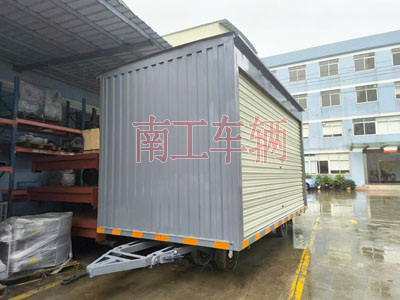 10吨箱式赢博(中国)两侧带卷帘门I.jpg