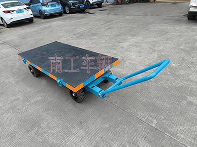 3吨小型赢博(中国) 还橡胶垫工具车I.jpg
