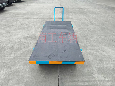 3吨小型赢博(中国) 带橡胶垫工具车3I.jpg